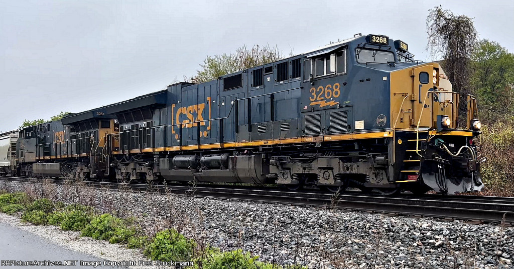 CSX 3268 west at Exchange St.